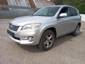 Toyota RAV4, 2.2 l., off-road / crossover