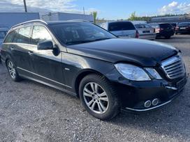 Mercedes-Benz E220 Vokiškas automobilis 197 spalvos kodas kėbulo detalės ideali