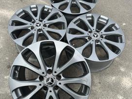 Mercedes-Benz, lengvojo lydinio, R18