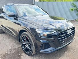 Audi Q8, 3.0 l., off-road / crossover
