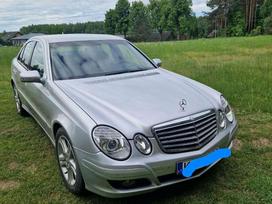 Mercedes-Benz 220, sedanas
