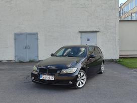BMW 320, universalas