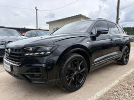 Volkswagen Touareg, 3.0 l., off-road / crossover