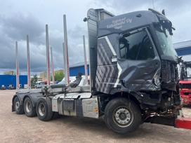 Renault T520 8x4 / po avarijos, kokvedēji