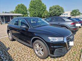 Audi Q5, 2.0 l., off-road / crossover