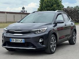 Kia Stonic, 1.6 l., off-road / crossover