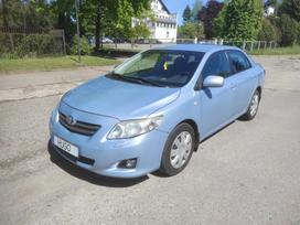 Toyota Corolla, 1.6 l., saloon / sedan