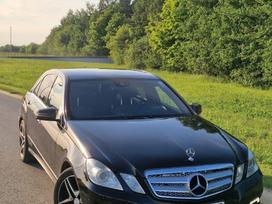Mercedes-Benz E200, 2.1 l., saloon / sedan