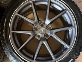 TESLA Model 3, light alloy, R18
