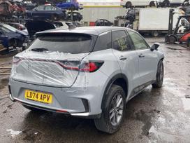 Lexus LBX dalimis