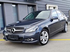 Mercedes-Benz C200, Седан