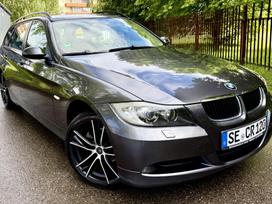 BMW 320, universalas