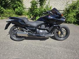 Honda DN-01, touring / sport touring / kelioniniai