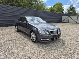 Mercedes-Benz E200, 2.1 l., Седан