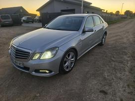 Mercedes-Benz E220, 2.1 l., Седан