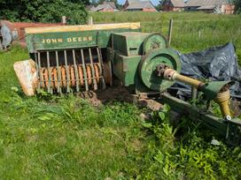 John Deere 221, presai