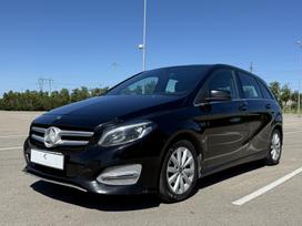 Mercedes-Benz B180, 1.5 l., Минивэн