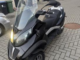 Piaggio MP3, tricikli