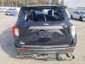 Ford Explorer dalimis. Automobilis jau