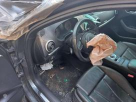 Audi S3 dalimis. Yra kelios audi s3 dalimis
