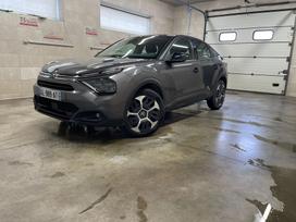 Citroen C4, 1.2 l., off-road / crossover