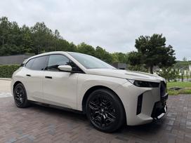 BMW iX, 98 кВт·ч, Внедорожник / Кроссовер