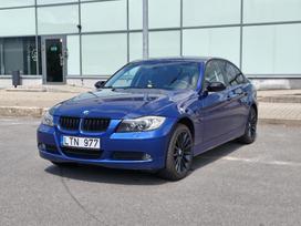 BMW 318, 2.0 l., saloon / sedan
