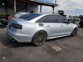 Audi S6 dalimis. Plaukiantis galima