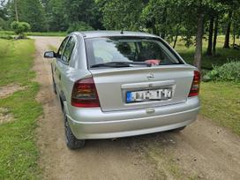 Opel Astra, 1.6 l., saloon / sedan