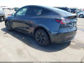 Tesla Model Y, Внедорожник / Кроссовер