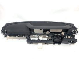 Mercedes-Benz E klasė dashboard