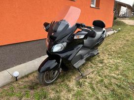 Suzuki Burgman, motoroleriai / mopedai