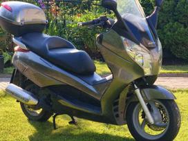 Honda FES 125cc, scooters / mopeds