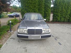 Mercedes-Benz E200, 2.0 l., sedanas