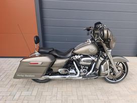 Harley-Davidson Street Glide FLHX 1688cc, touring / sport touring