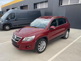 Volkswagen Tiguan, 2.0 l., Внедорожник / Кроссовер