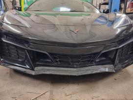 Chevrolet Corvette rezerves daļās. Priekinis bamperis komplektinis c8 z06 corvet