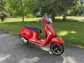 Piaggio Vespa 300cc, scooters / mopeds
