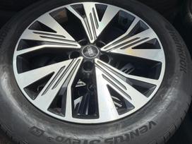 Audi Q4 etron, light alloy, R19