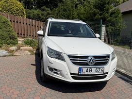 Volkswagen Tiguan, 2.0 l., Внедорожник / Кроссовер