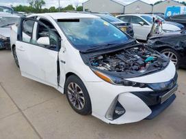 Toyota Prius Prime по частям