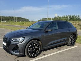 Audi e-tron, 95 kWh, off-road / crossover