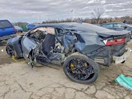 Chevrolet Camaro dalimis. Automobilis