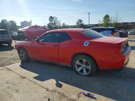 Dodge Challenger dalimis. Pakeliui į klaipėdą bus liepos pradžioje ardymui