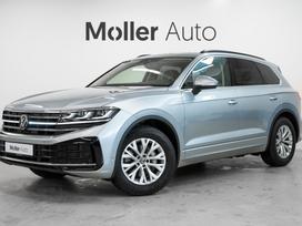 Volkswagen Touareg, 3.0 l., Внедорожник / Кроссовер
