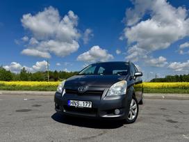 Toyota Corolla Verso, 2.2 l., Минивэн