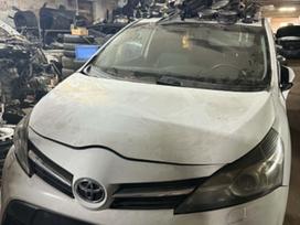 Toyota Verso dalimis. Visa informacija