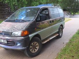 Mitsubishi Space Gear, 2.4 l., sedanas