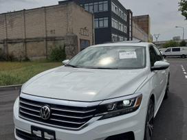Volkswagen Passat, 2.0 l., Седан