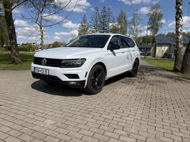 Volkswagen Tiguan, 2.0 l., off-road / crossover